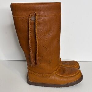 Manitobah Mukluks Womens 7 Caramel Brown Leather Waterproof Tamarack Tall Boots